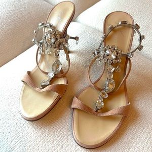 Giuseppe Zanotti Chain-Link Accent T-Strap Sandals 
Size: 7.5 US